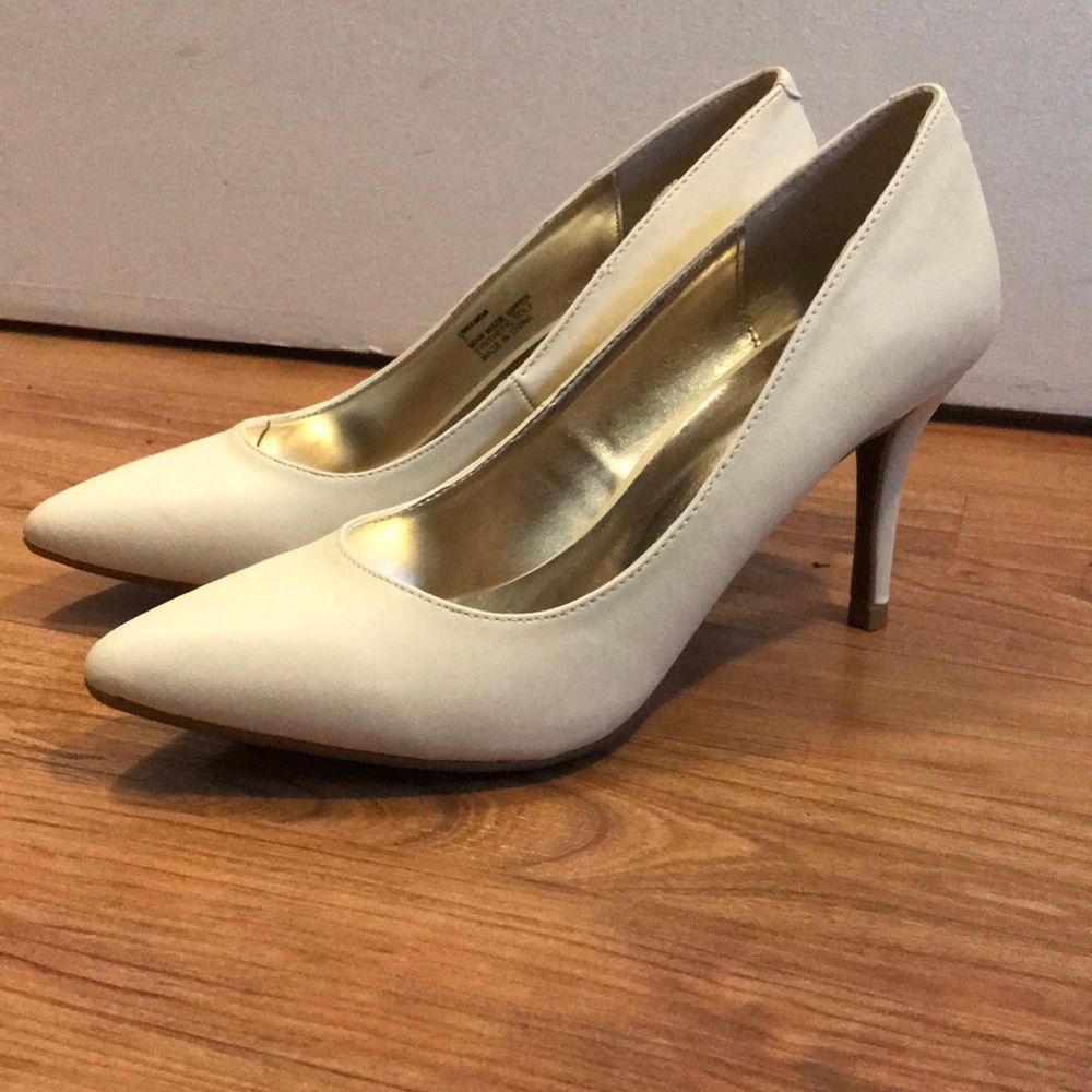 Jessica Simpson Heels - Picture 3 of 4